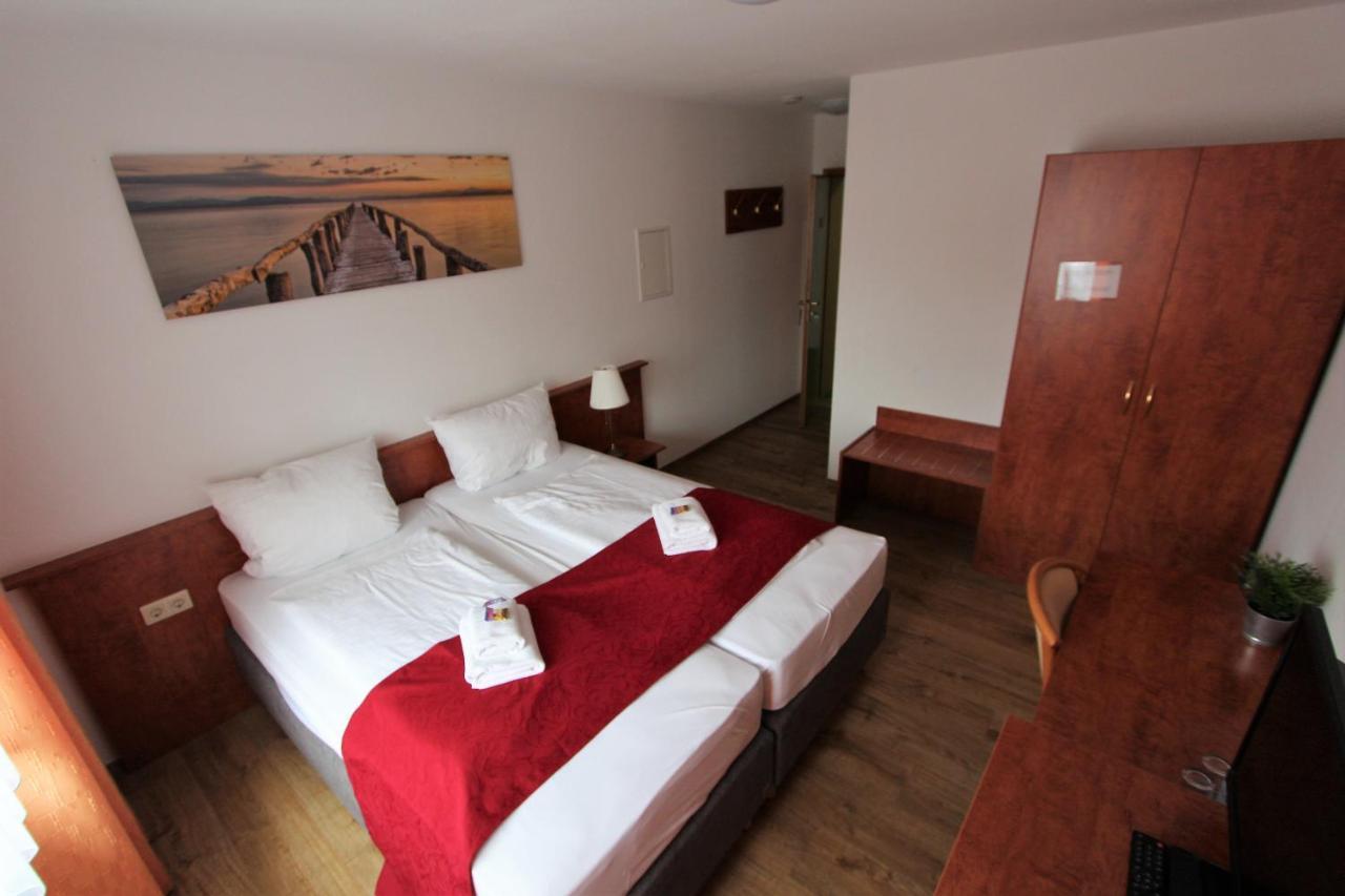 Hotel Leo Muehlhausen Esterno foto