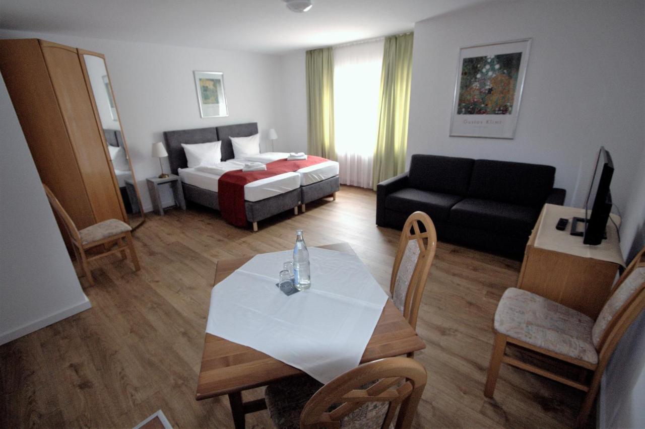 Hotel Leo Muehlhausen Esterno foto